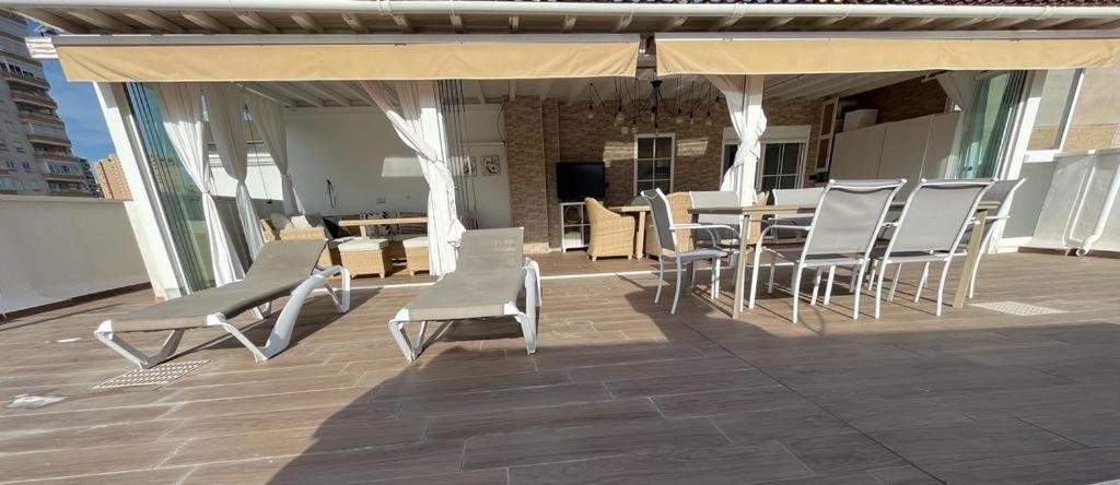 Atico Con Enorme Terraza Y Chill Out Particular Leilighet Benidorm Eksteriør bilde