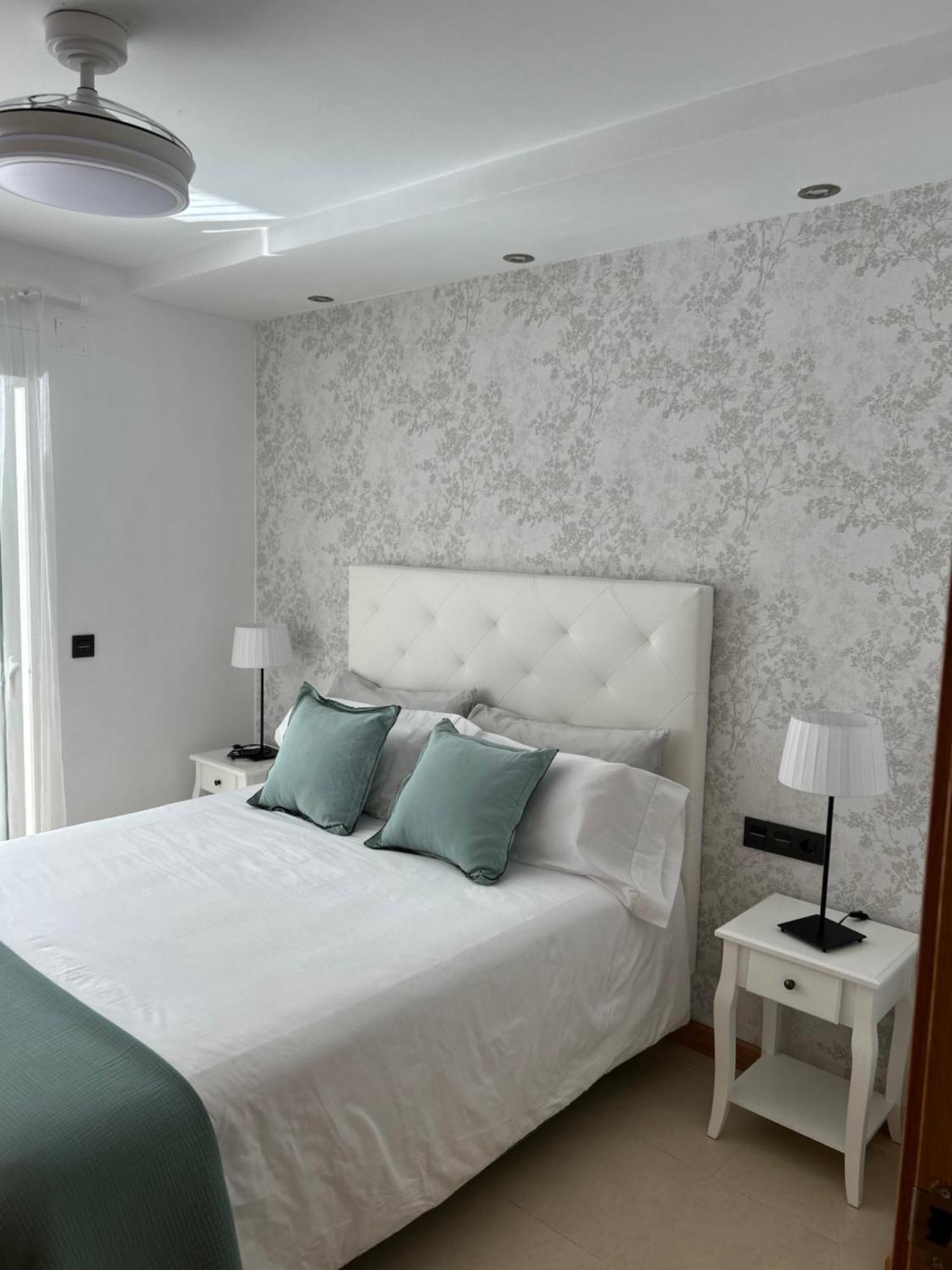 Atico Con Enorme Terraza Y Chill Out Particular Leilighet Benidorm Eksteriør bilde