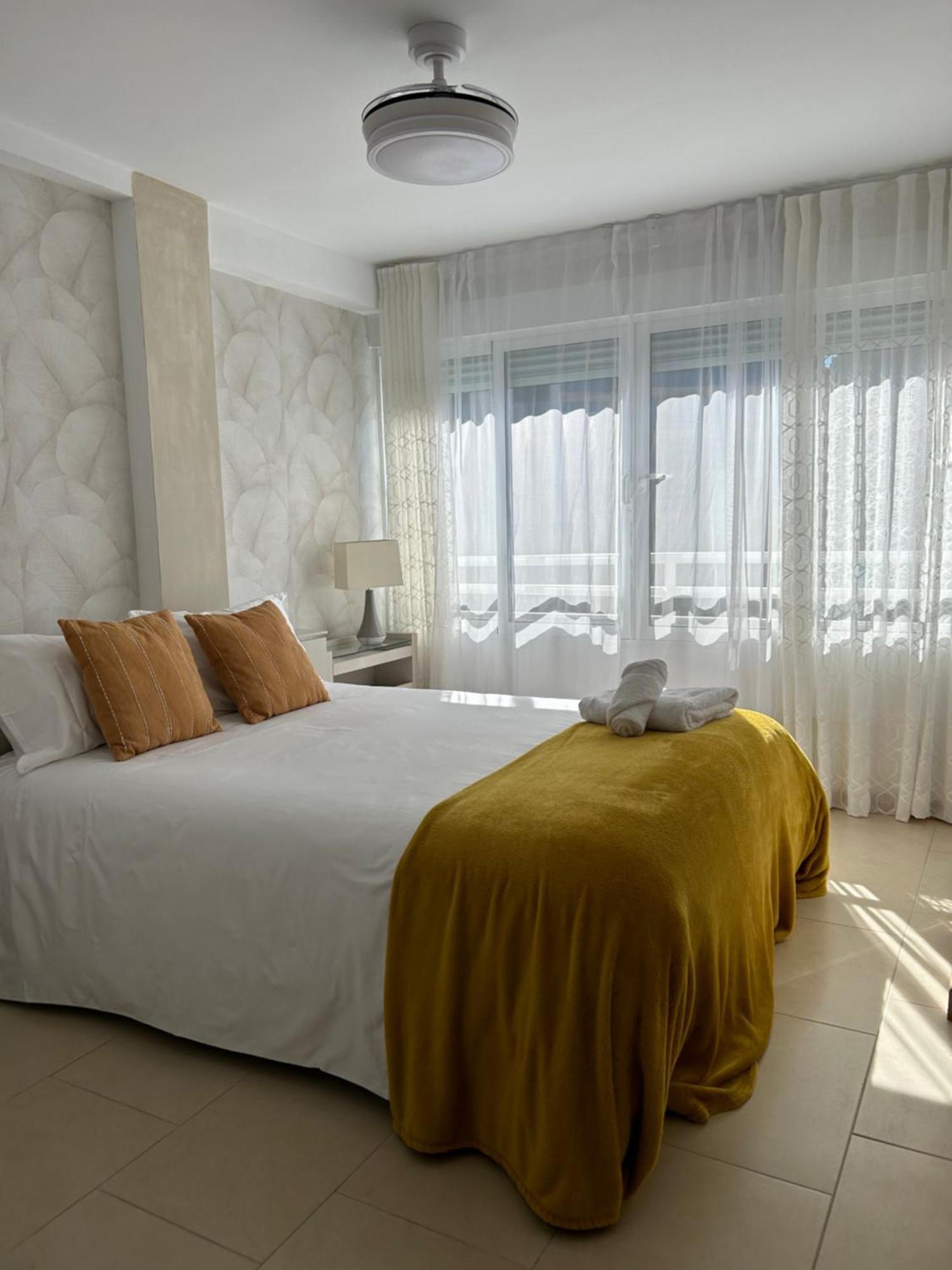 Atico Con Enorme Terraza Y Chill Out Particular Leilighet Benidorm Eksteriør bilde